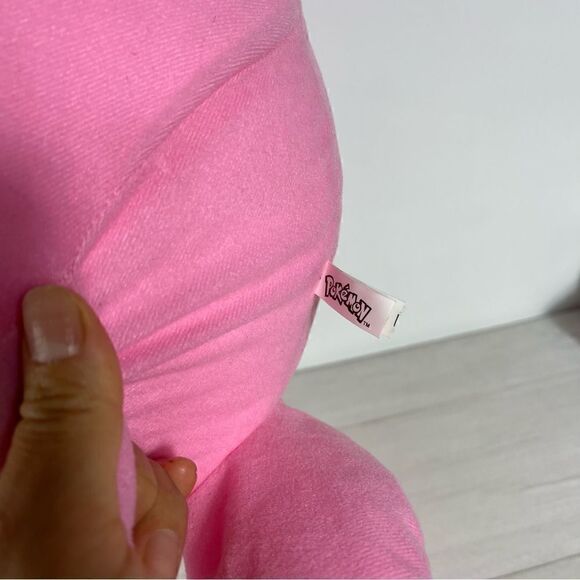 Pokémon Large JigglyPuff Plush Toy 15x15” - Picture 4 of 11